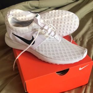 Nike shoes size 9.5